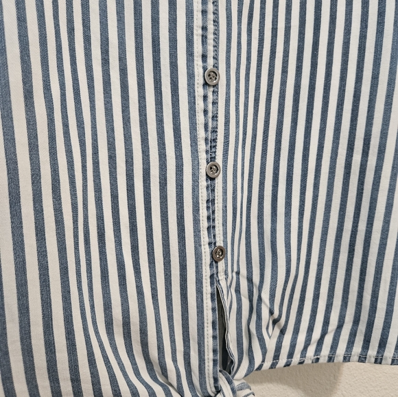 Velvet Heart Pinstripe Button Down Shirt - Picture 3 of 3